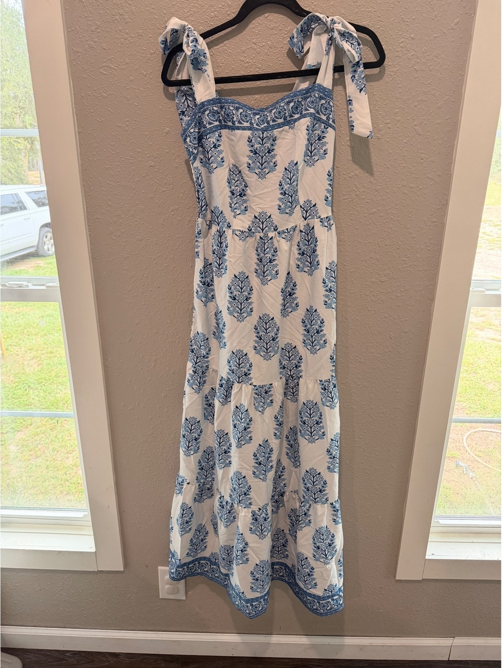 Aveloria Women's Blue and White Floral Print Summer Dress with Tie Shoulder Strs